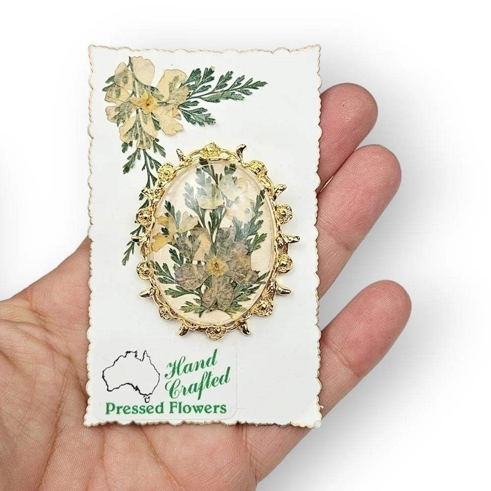 Pressed Dried Flower Brooch Pendant Australian Gold Plated Floral Vintage 2